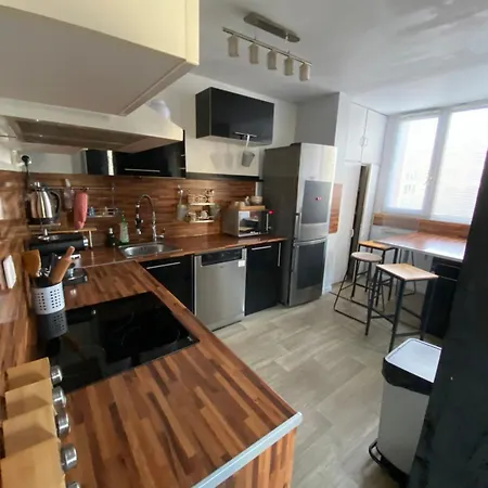 Bel Appartement Spacieux ,Convivial De 3 Chambres Avec Parking Prive Secure Caen Exterior foto