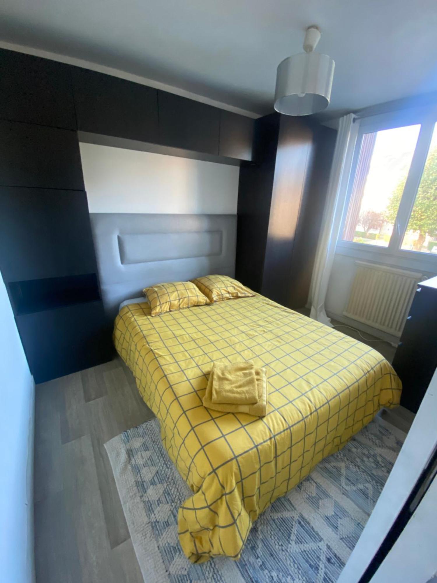Bel Spacieux ,convivial De 3 Avec Parking Prive Secure Apartment