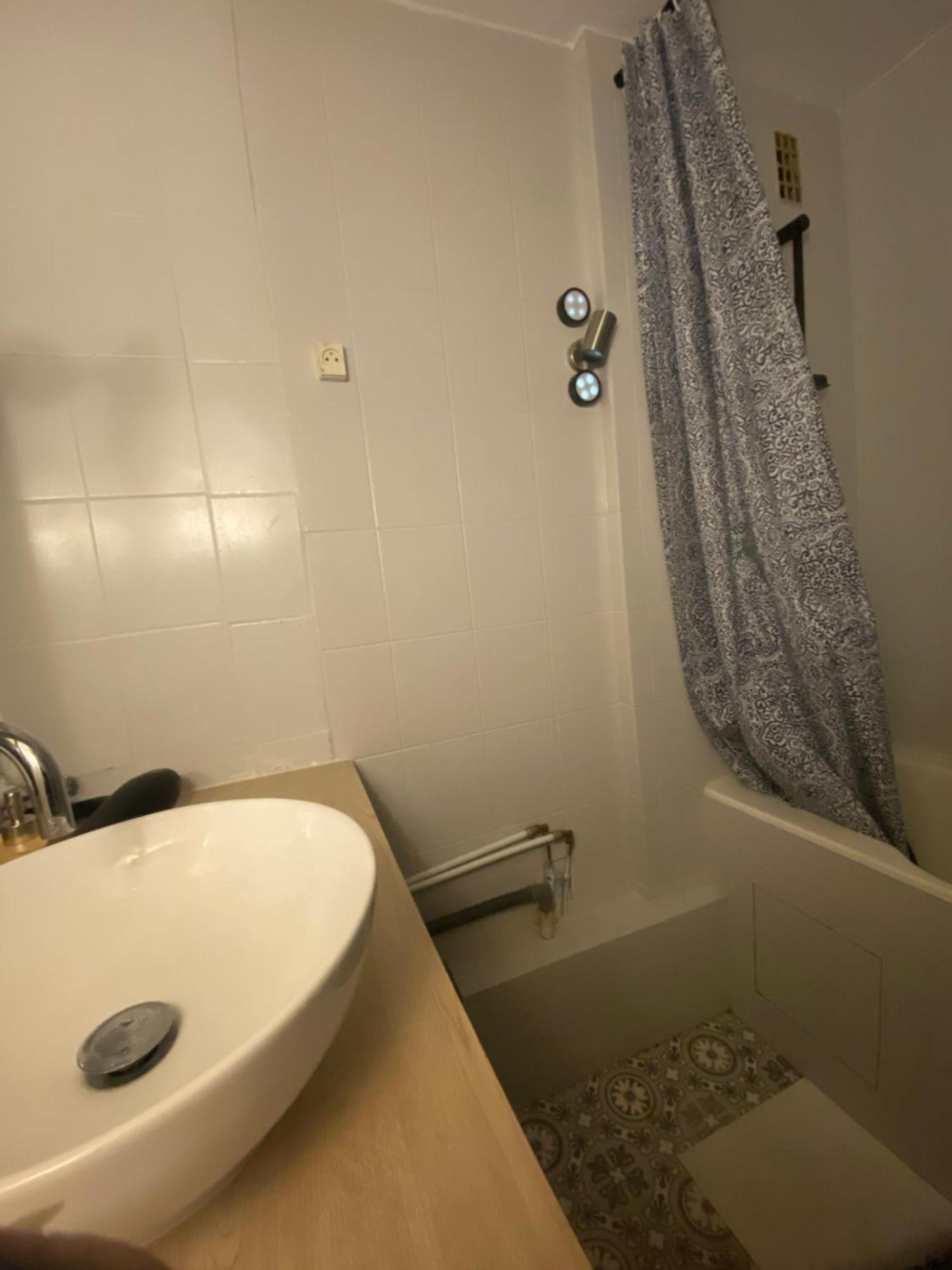 Bel Spacieux ,convivial De 3 Avec Parking Prive Secure Apartment Caen