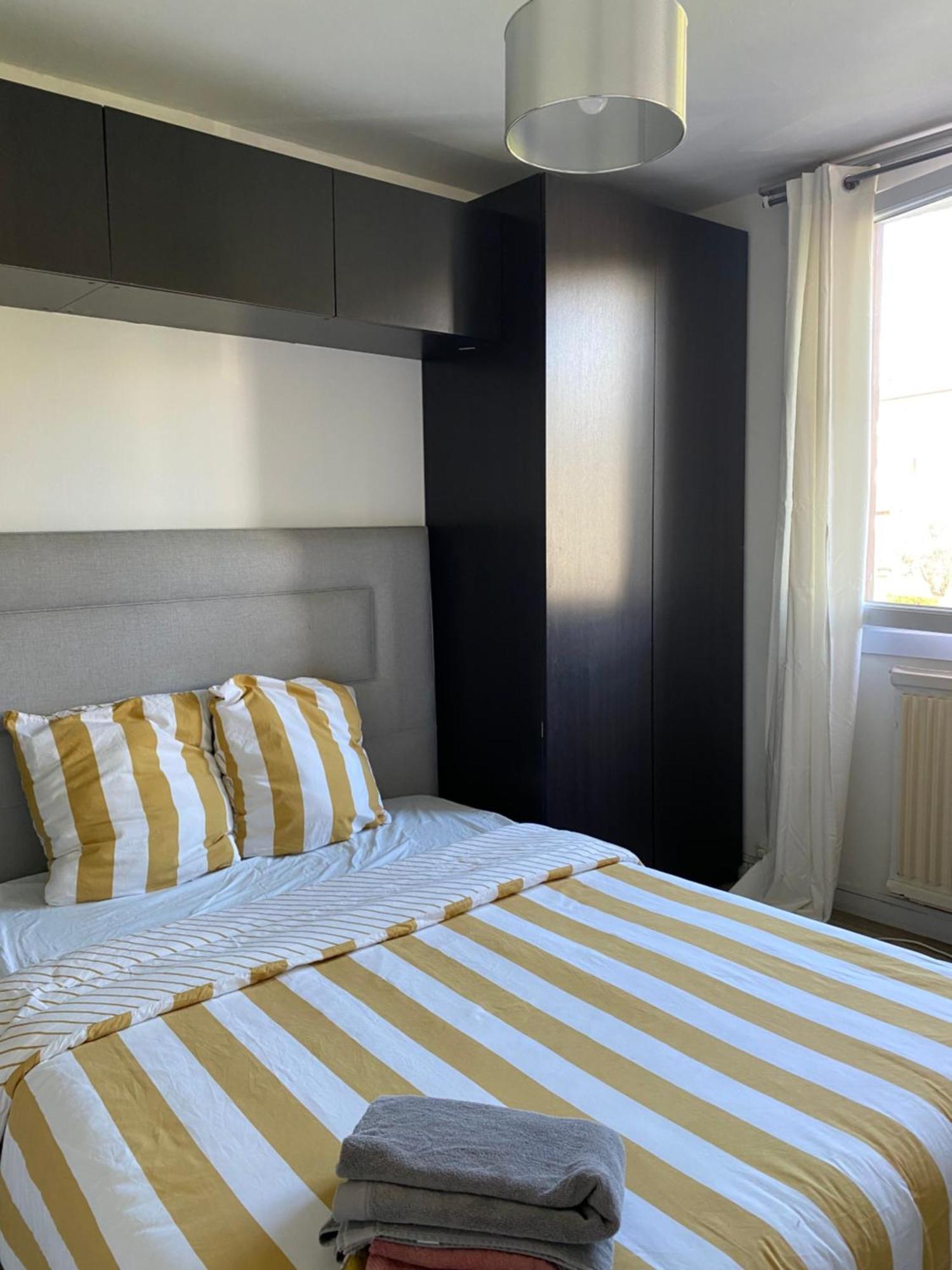 Bel Spacieux ,convivial De 3 Avec Parking Prive Secure Apartment *