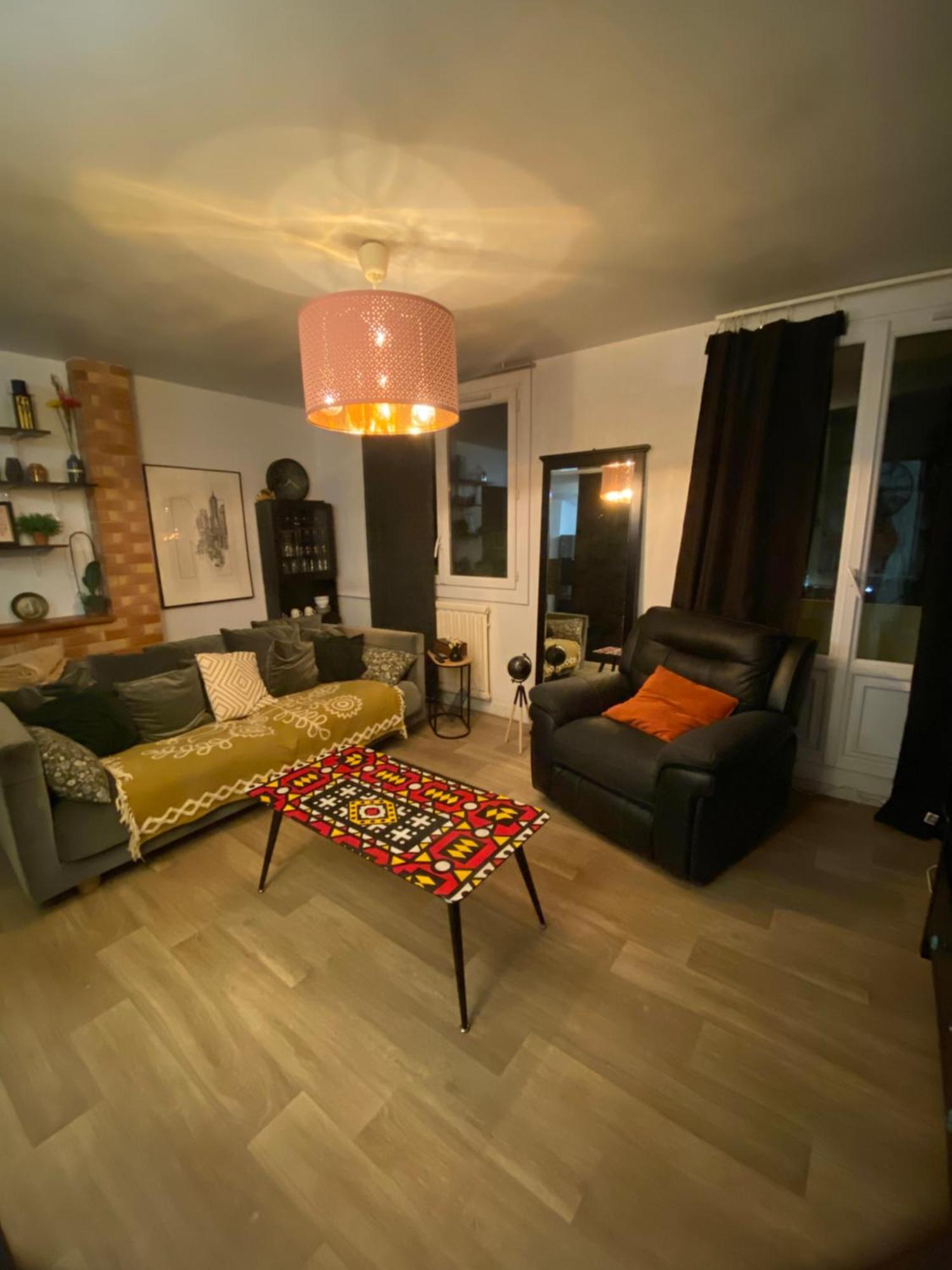 Bel Spacieux ,convivial De 3 Avec Parking Prive Secure Apartment