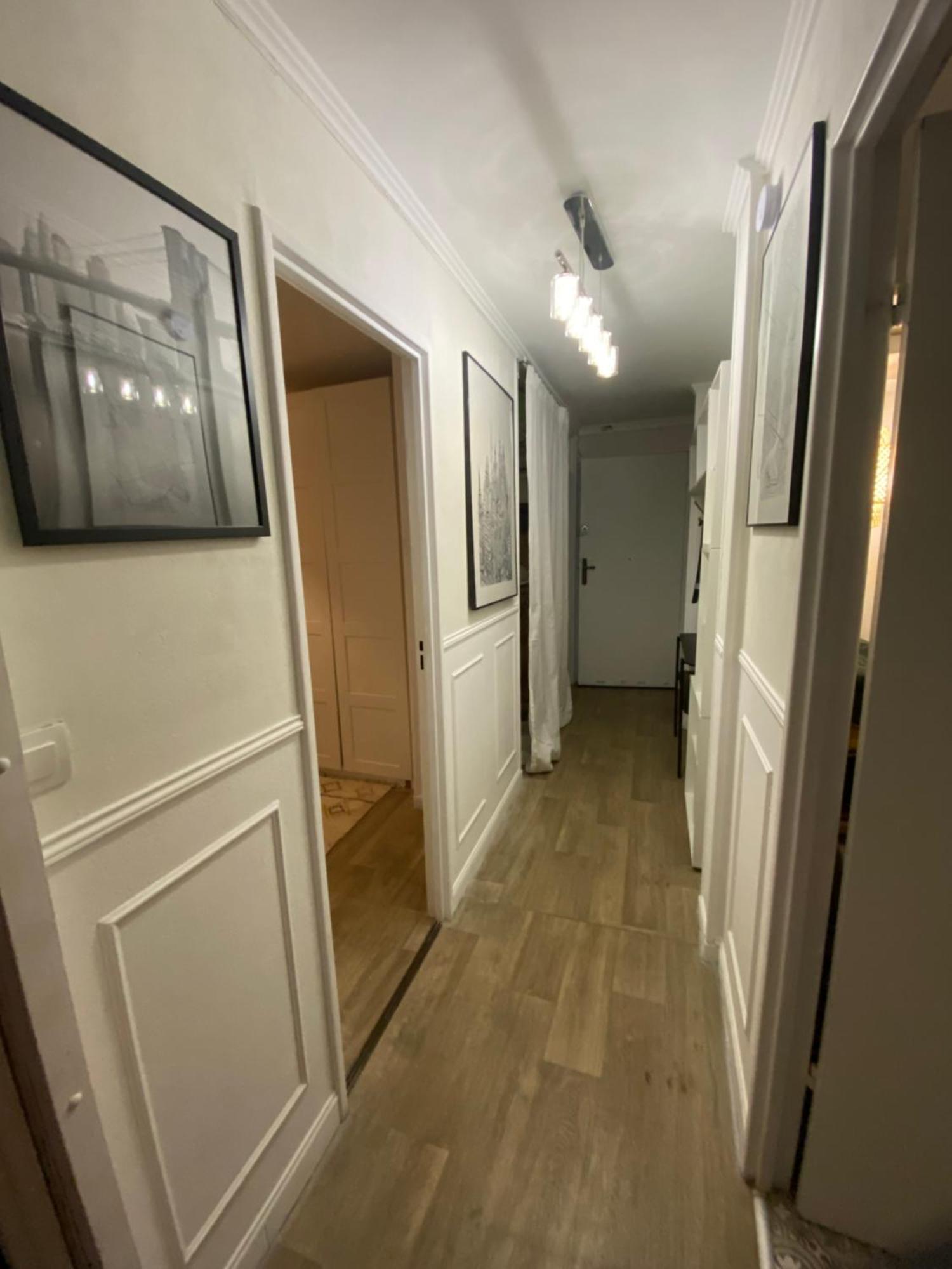 Bel Spacieux ,convivial De 3 Avec Parking Prive Secure Apartment *